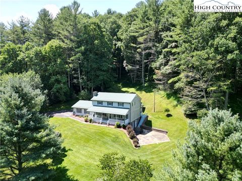 Single Family Residence in Lansing NC 581 N. Fork New River Road.jpg