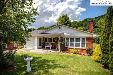 Single Family Residence in West Jefferson NC 603 N Jefferson Avenue.jpg