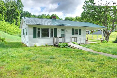 Single Family Residence in Jefferson NC 325 Court Street.jpg