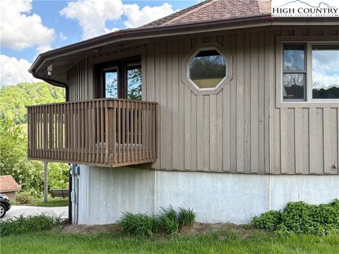 Single Family Residence in Sparta NC 236 Toms Knob Road 5.jpg