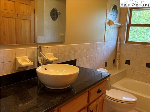 Single Family Residence in Sparta NC 236 Toms Knob Road 29.jpg