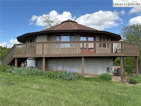 Single Family Residence in Sparta NC 236 Toms Knob Road.jpg