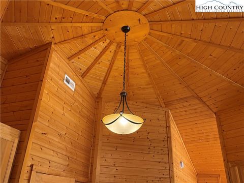 Single Family Residence in Sparta NC 236 Toms Knob Road 10.jpg