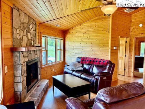 Single Family Residence in Sparta NC 236 Toms Knob Road 11.jpg