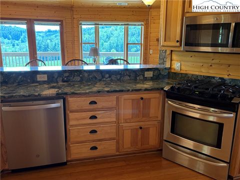 Single Family Residence in Sparta NC 236 Toms Knob Road 14.jpg