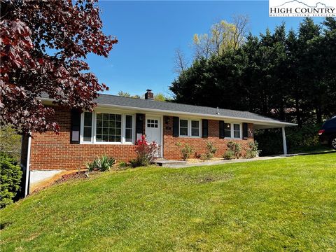 Single Family Residence in Sparta NC 393 Grandview Drive.jpg