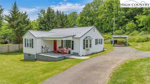 Single Family Residence in Jefferson NC 609 W Main Street.jpg