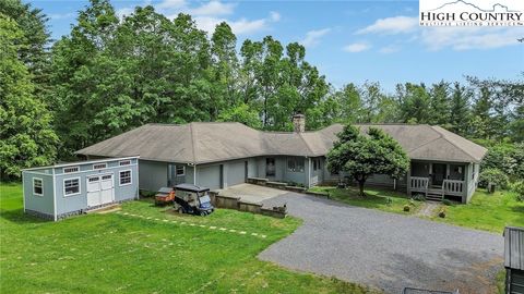 Single Family Residence in Jefferson NC 931,935,939 Don Bare Road.jpg