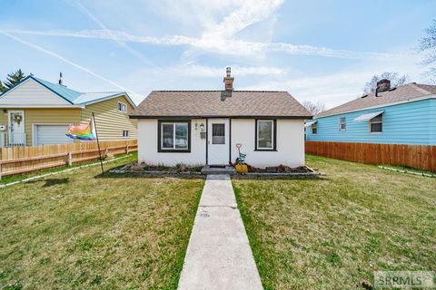 Single Family Residence in IDAHO FALLS ID 261 W 15th Street.jpg