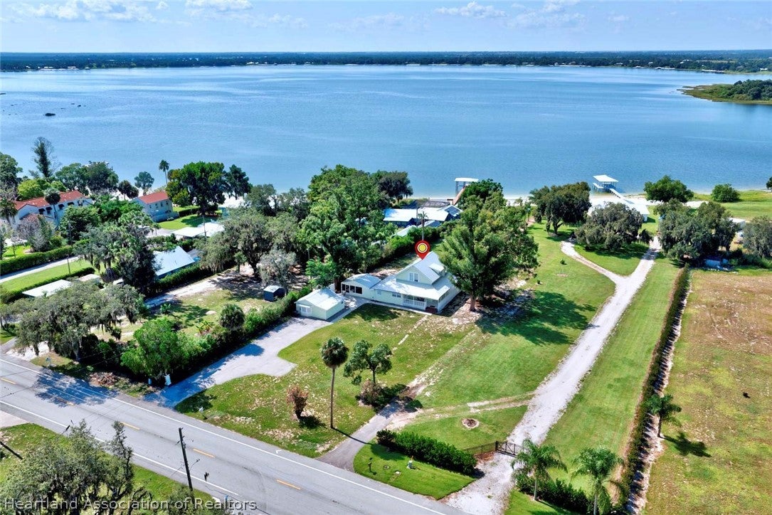 606 E Cornell St, Avon Park, FL 33825 photo