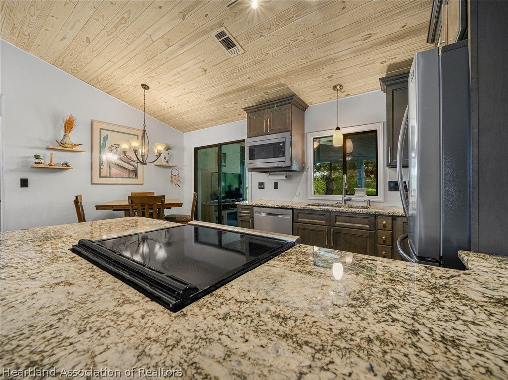 2225 Hidden Creek Cir, Sebring, FL 33870 photo