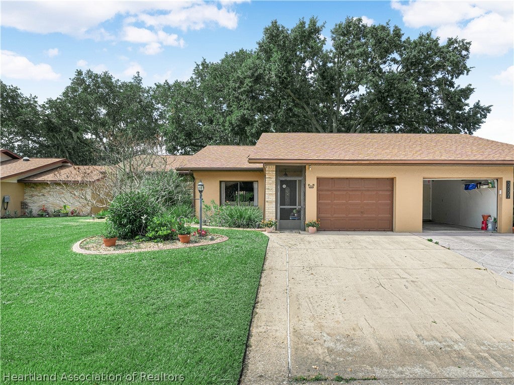 2225 Hidden Creek Cir, Sebring, FL 33870