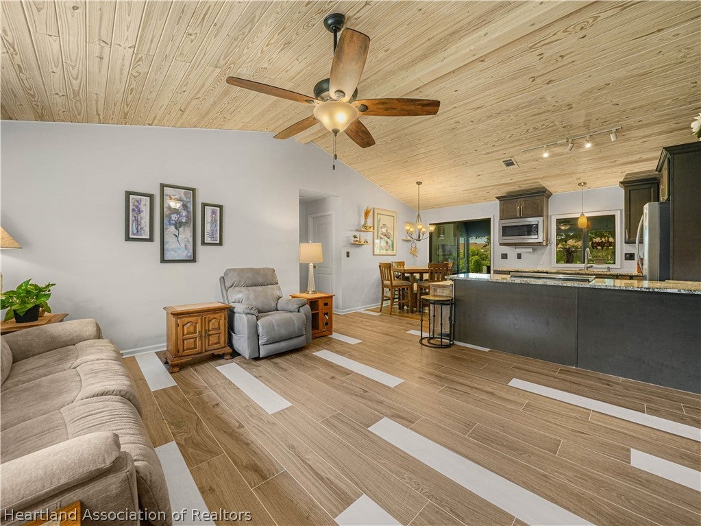 2225 Hidden Creek Cir, Sebring, FL 33870 photo