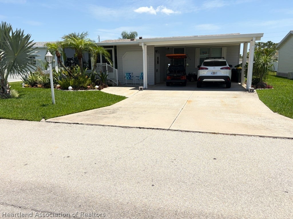 3039 Going to the Sun St, Sebring, FL 33872