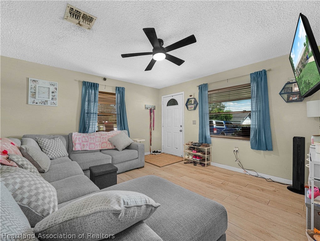 120 Rosemary Ave, Sebring, FL 33875 photo