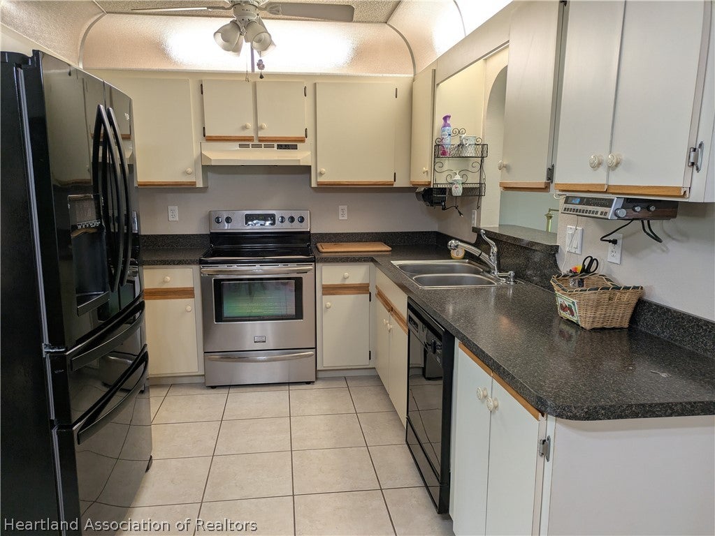 4214 Vantage Cir, Sebring, FL 33872 photo