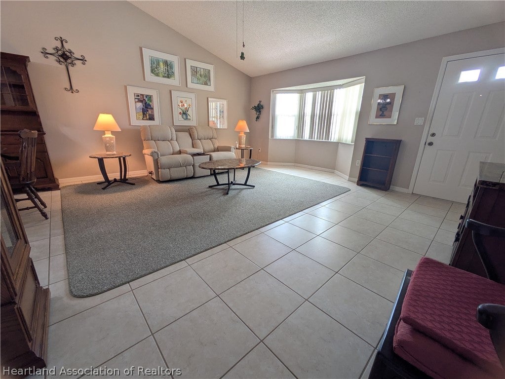 4214 Vantage Cir, Sebring, FL 33872 photo
