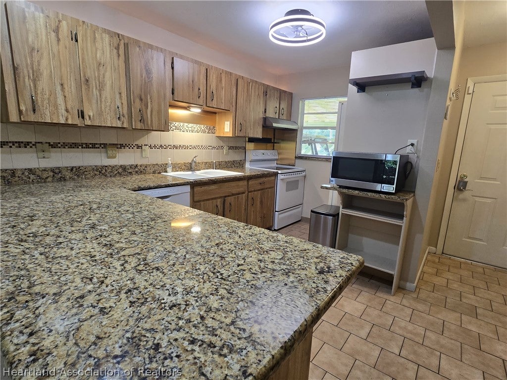 2710 Golf Hammock Dr, Sebring, FL 33872 photo