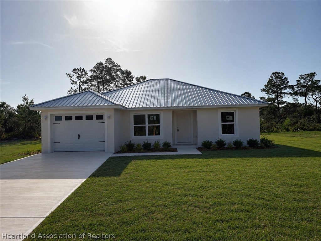 4368 Mercedes St, Sebring, FL 33872