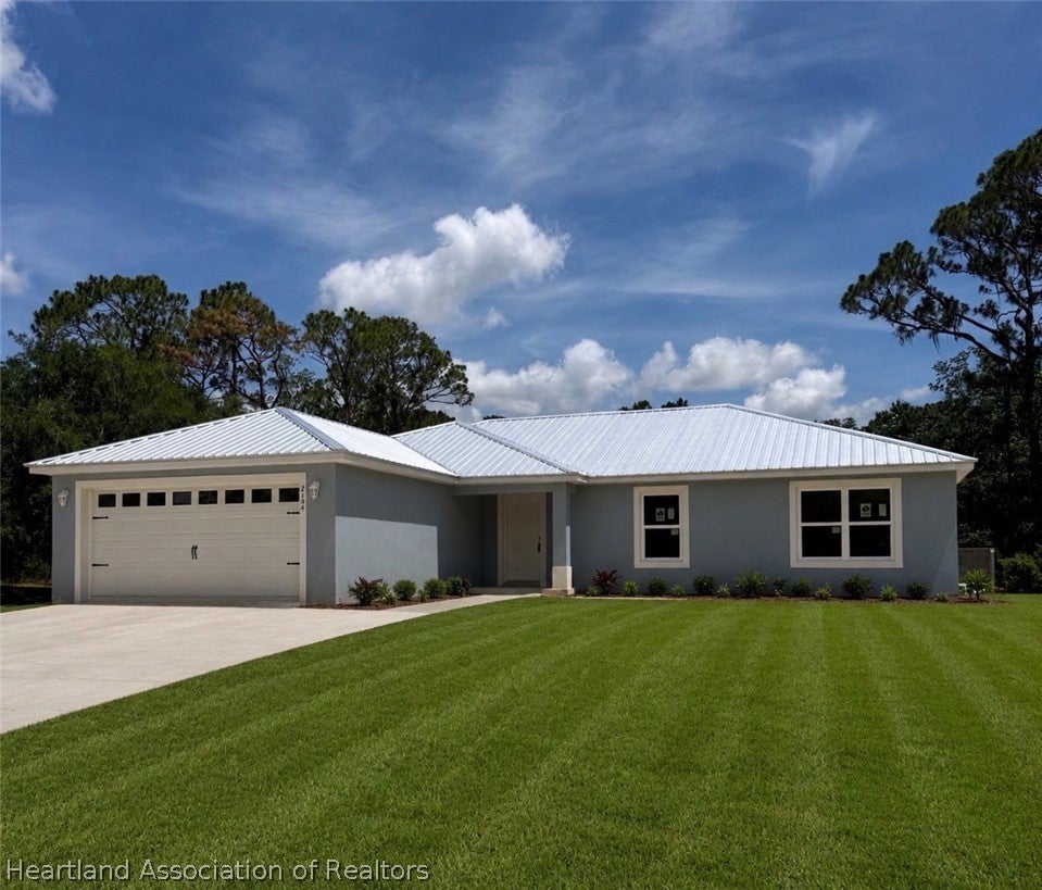 4372 Mercedes St, Sebring, FL 33872