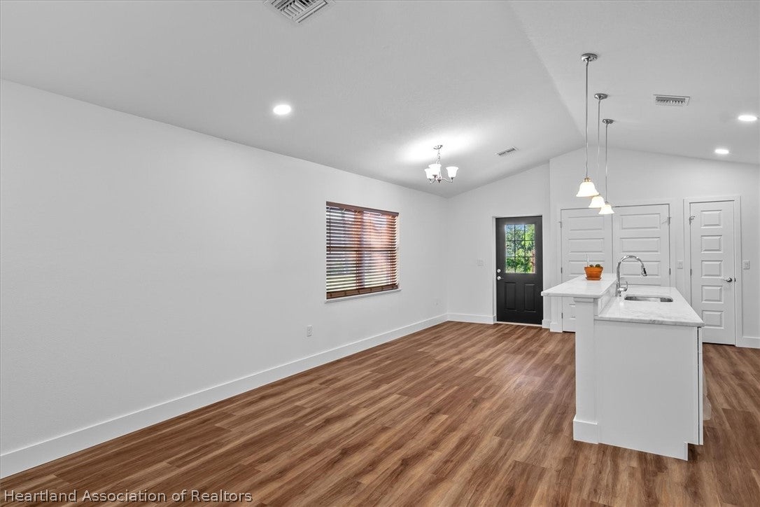 360 E Hibiscus St, Lake Placid, FL 33852 photo