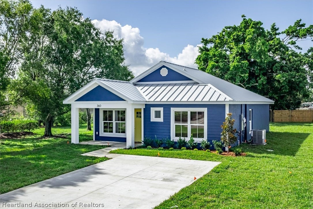 360 Hibiscus St, Lake Placid, FL 33852