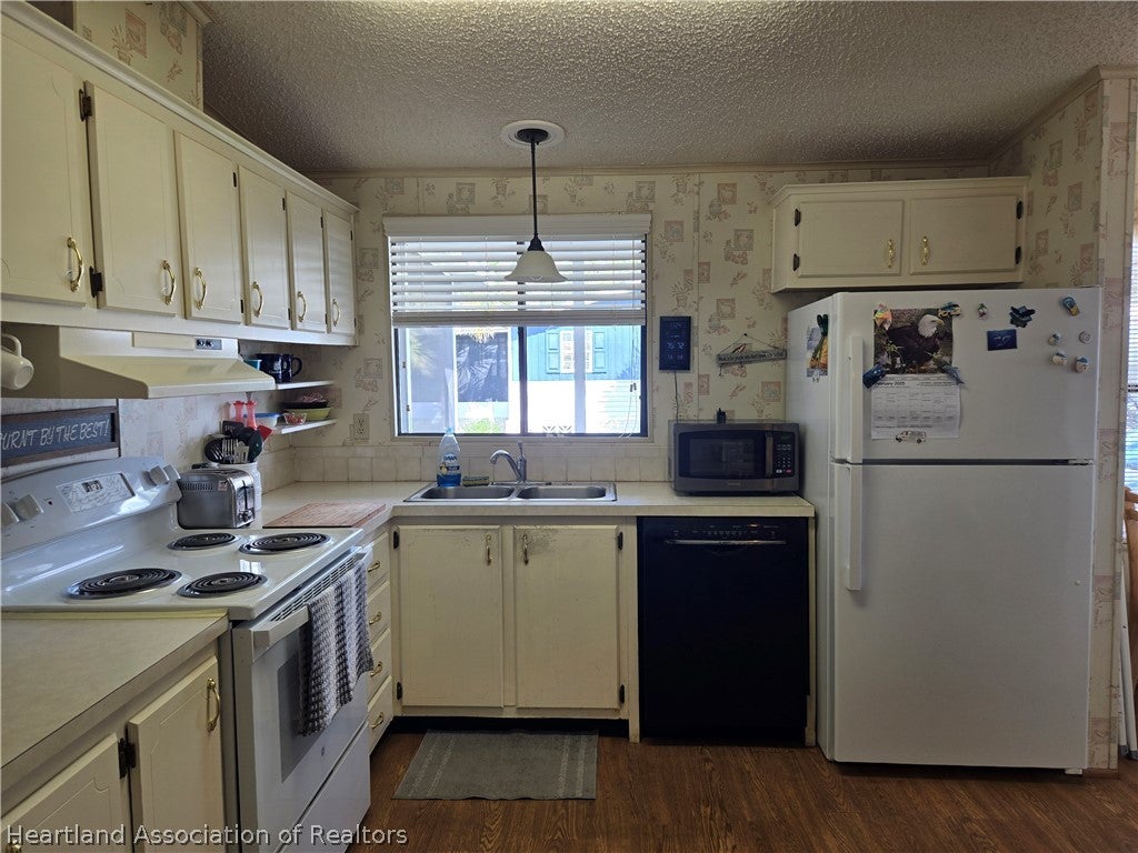45 Pine Aire Cir, Lake Placid, FL 33852 photo