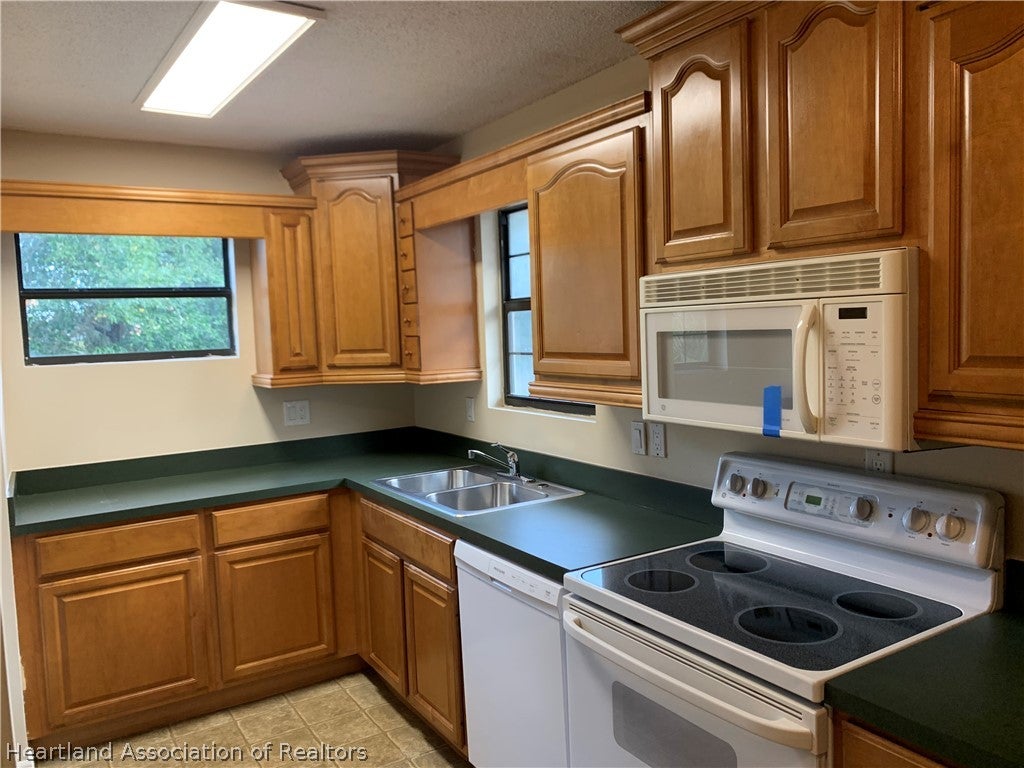 2225 N Unicorn Rd, Avon Park, FL 33825 photo
