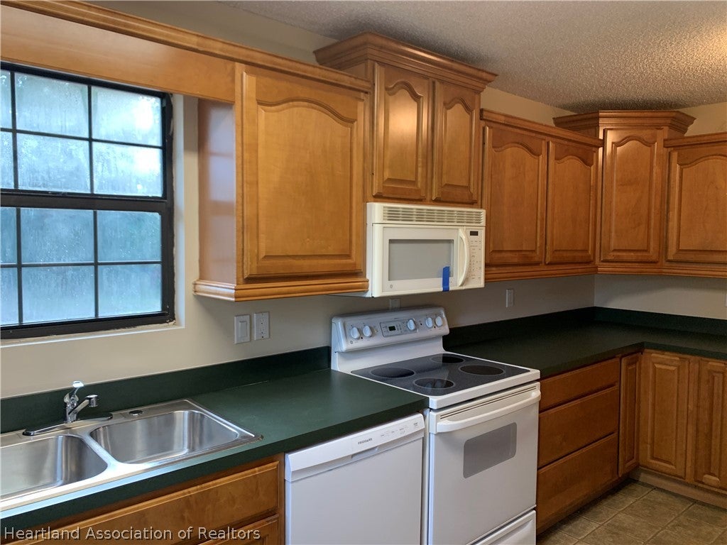 2225 N Unicorn Rd, Avon Park, FL 33825 photo