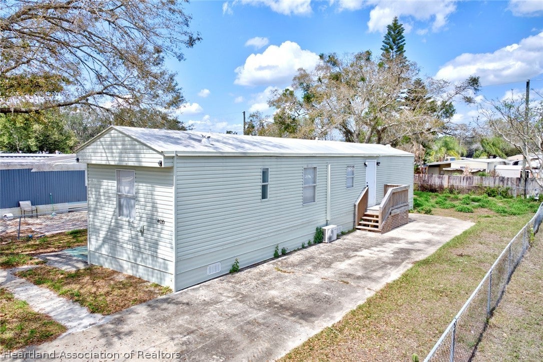 4610 Granada Ave, Sebring, FL 33870
