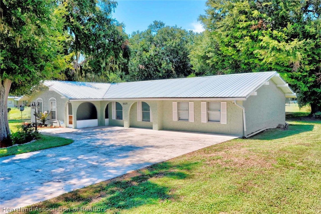 6109 Sherman Terrace, Sebring, FL 33876 photo