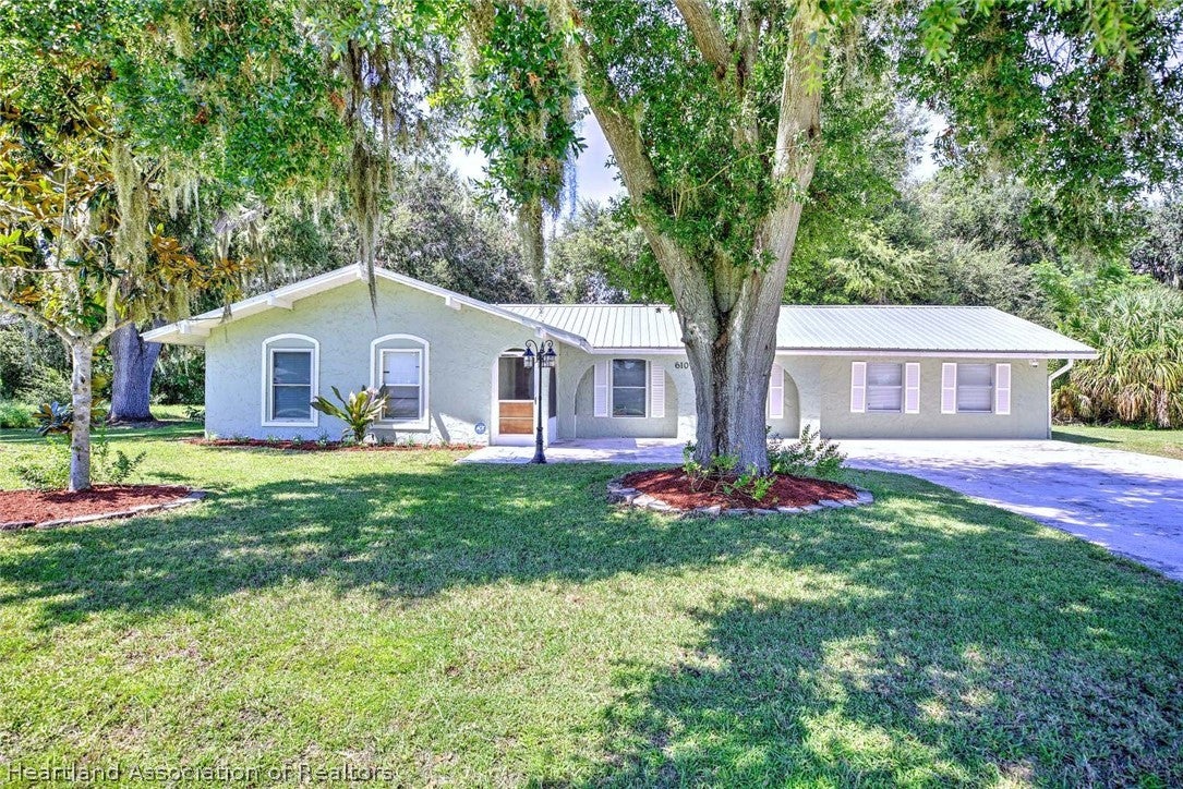 6109 Sherman Terrace, Sebring, FL 33876
