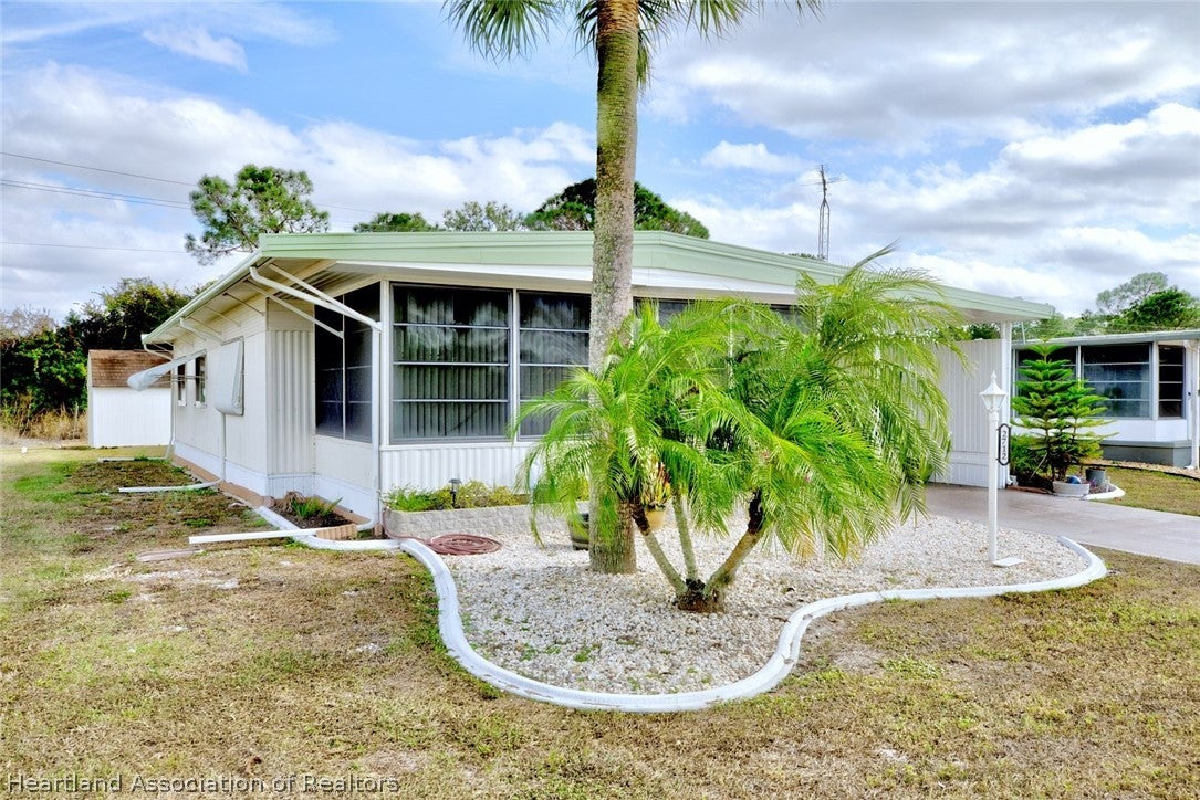 2712 Roger St, Sebring, FL 33872 photo
