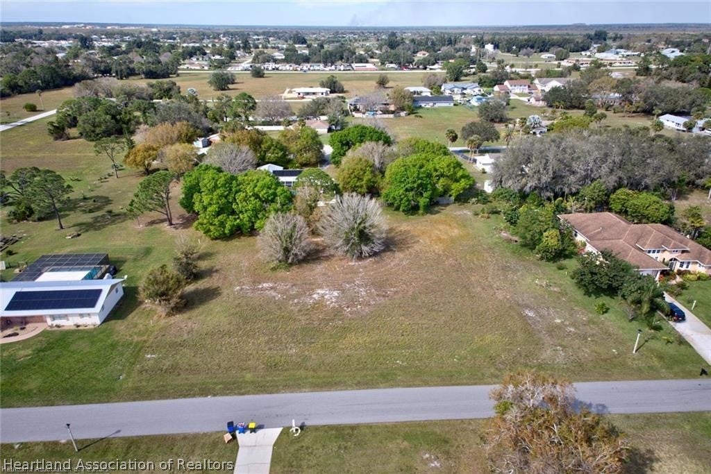 6233 Edgewater Terrace, Sebring, FL 33876