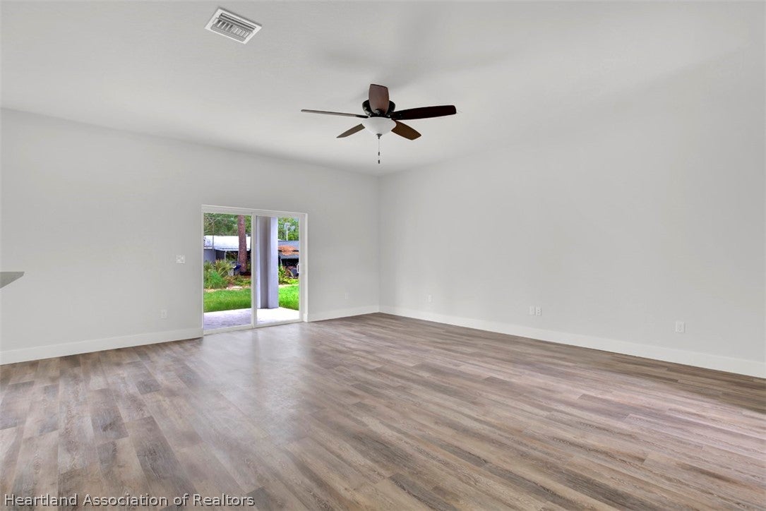 301 Oak Knolls Cir, Sebring, FL 33876 photo