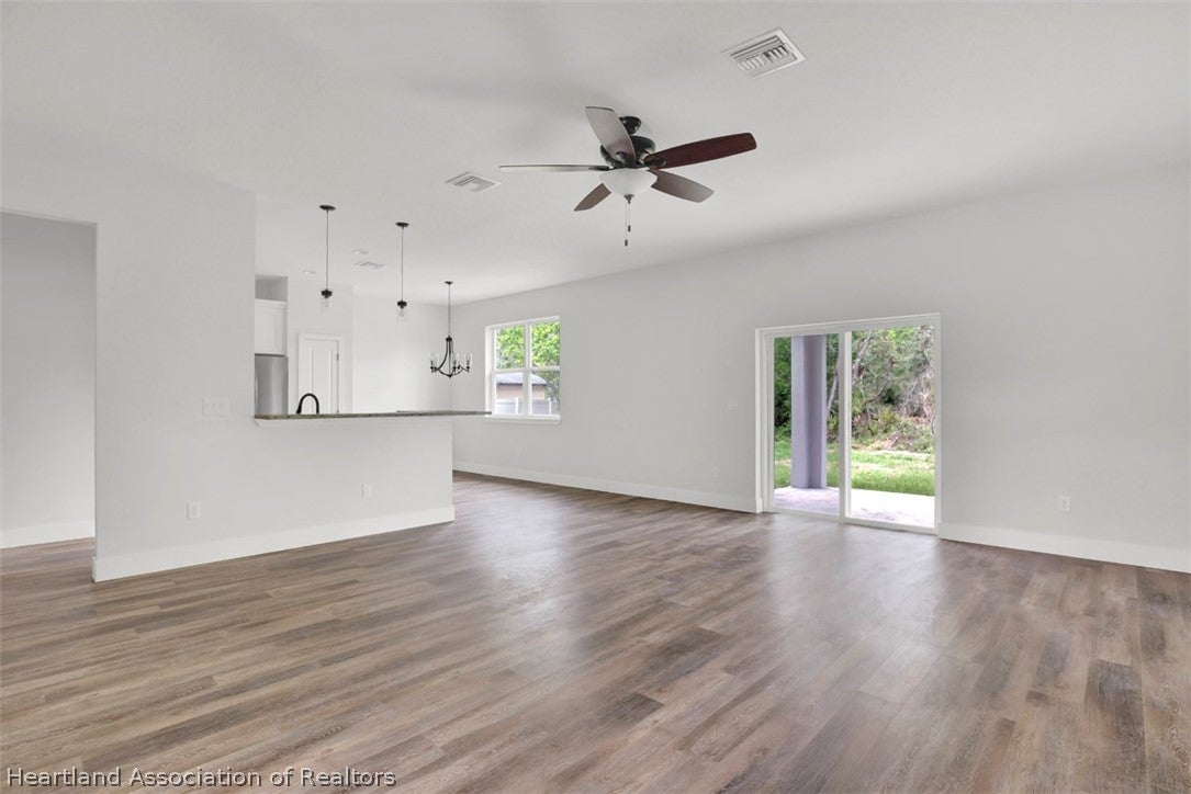 301 Oak Knolls Cir, Sebring, FL 33876 photo