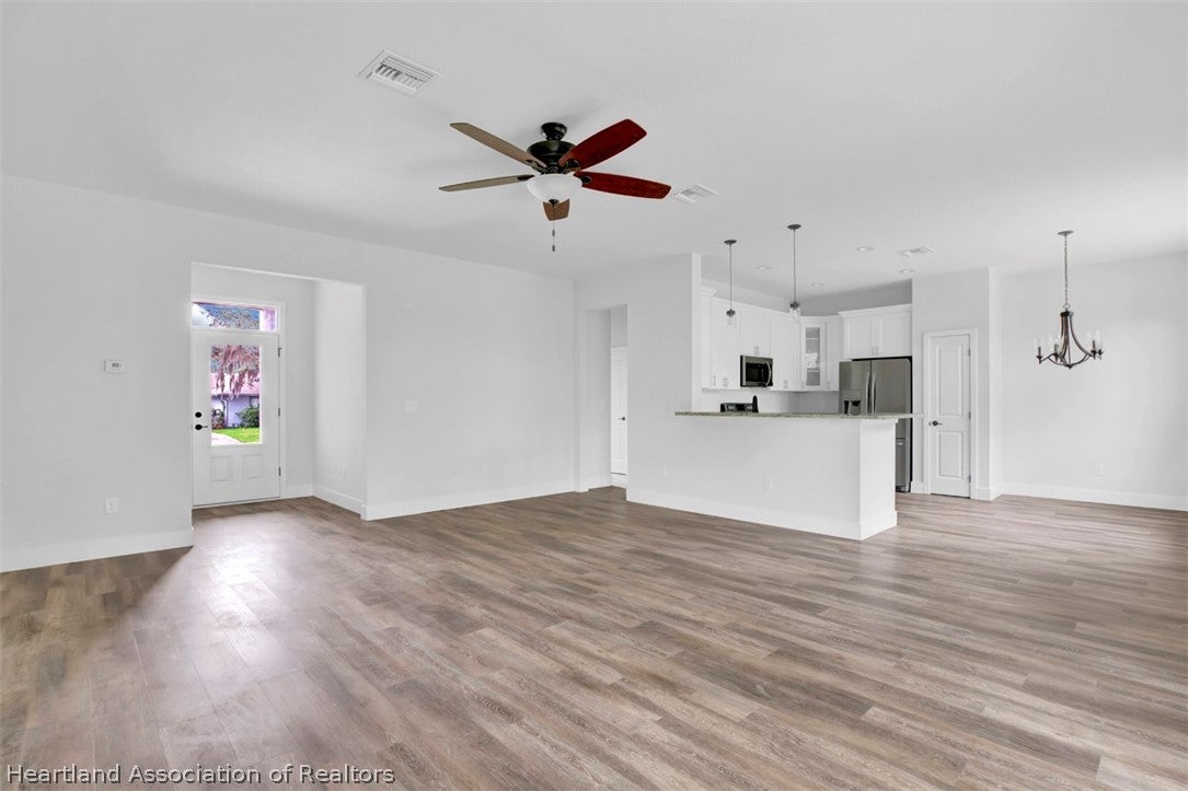 301 Oak Knolls Cir, Sebring, FL 33876 photo