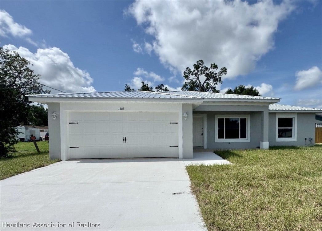 2737 Dolphin Dr, Sebring, FL 33870