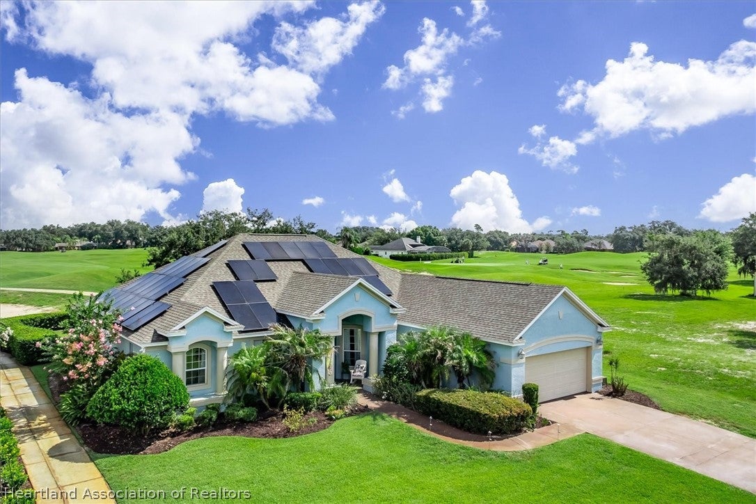 7026 Strafford Oaks Dr, Sebring, FL 33875