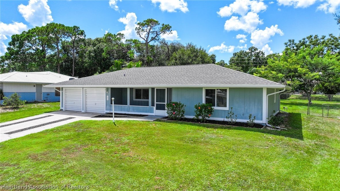 106 Loquat Rd, Lake Placid, FL 33852