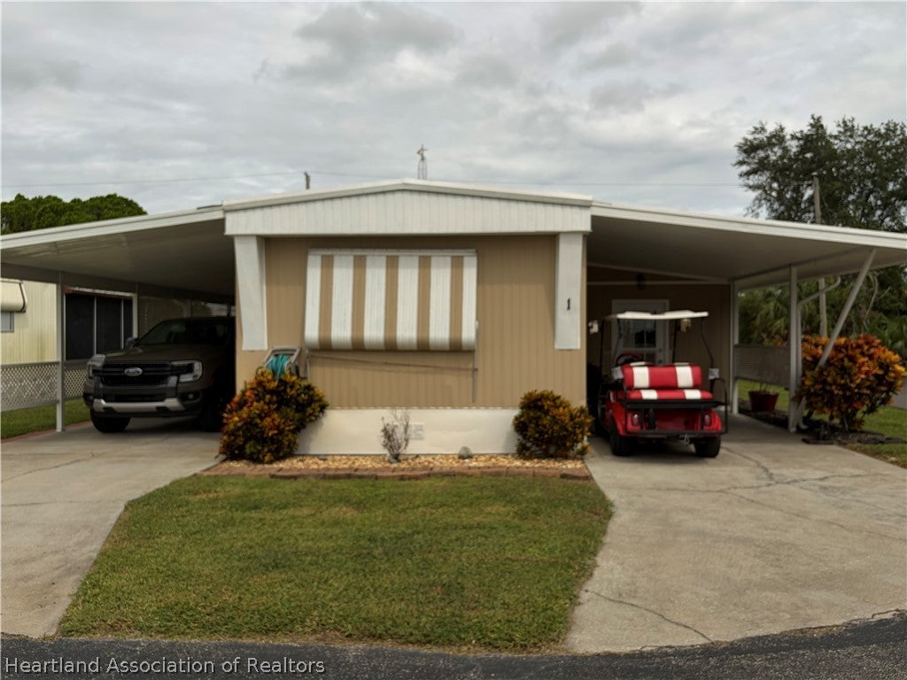 1 Center St, Lake Placid, FL 33852