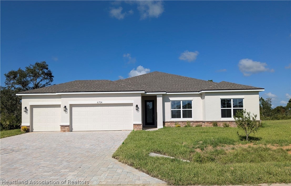 6754 Coconut Grove Dr, Sebring, FL 33872