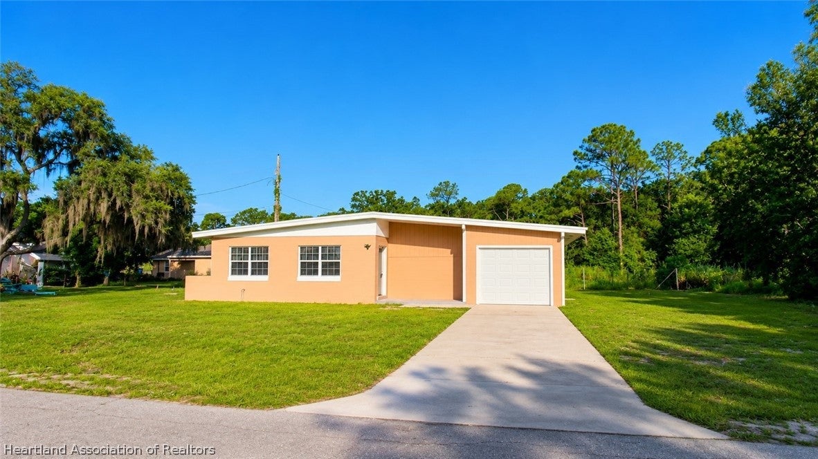 3205 Jacklin Ave, Sebring, FL 33875