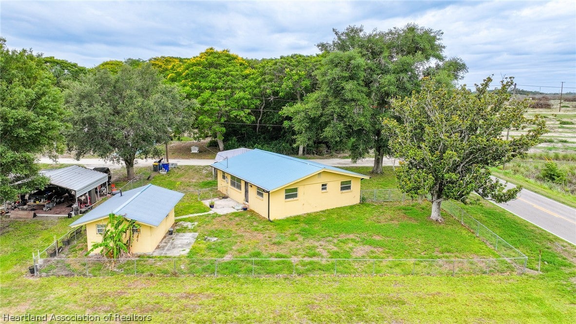 1690 N Towers Rd, Avon Park, FL 33825 photo
