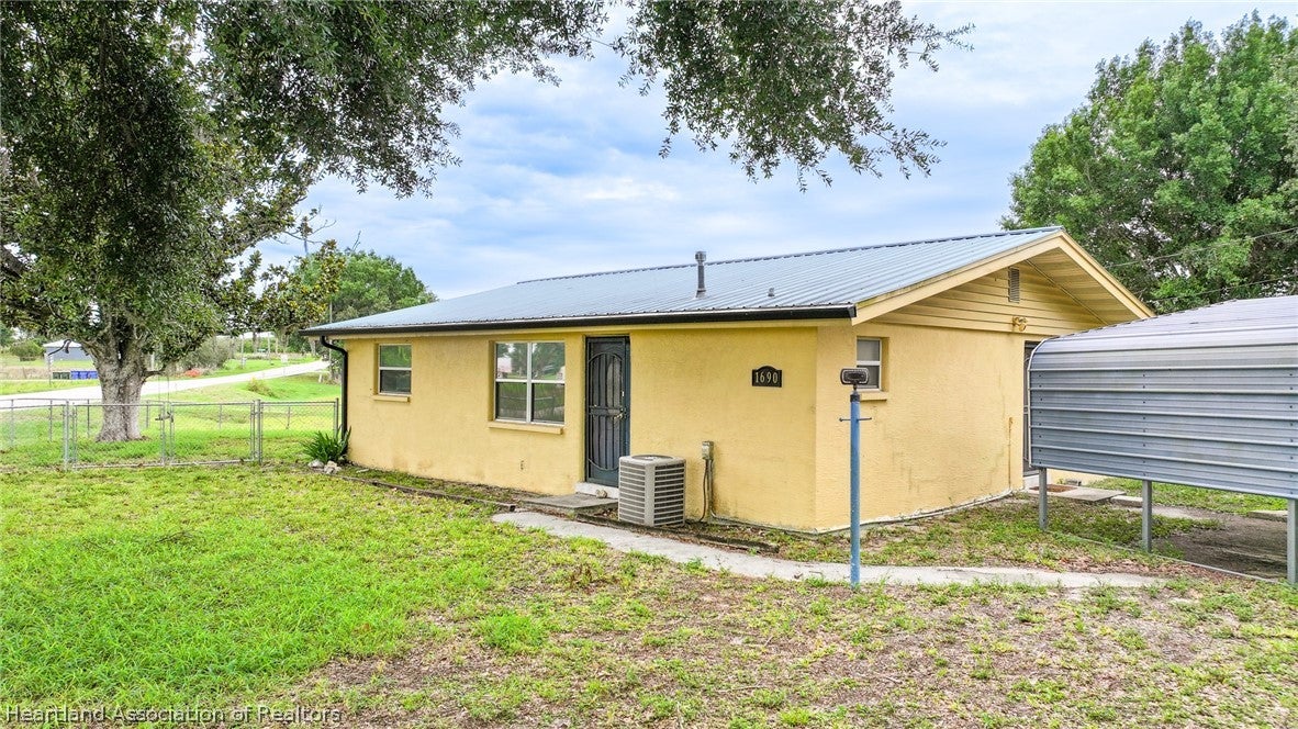 1690 N Towers Rd, Avon Park, FL 33825 photo