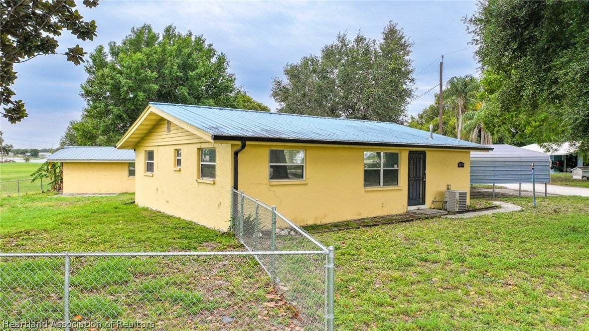 1690 N Towers Rd, Avon Park, FL 33825 photo