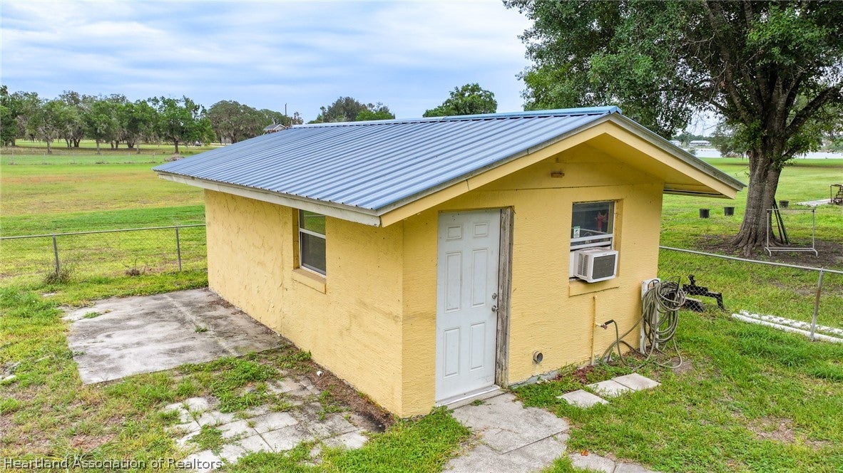 1690 N Towers Rd, Avon Park, FL 33825 photo