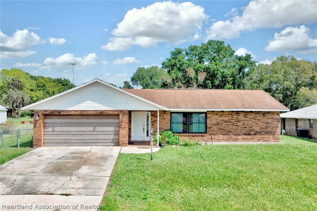 1326 Chloe Terrace, Sebring, FL 33870