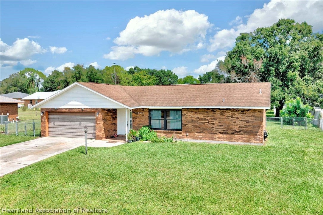1326 Chloe Terrace, Sebring, FL 33870 photo