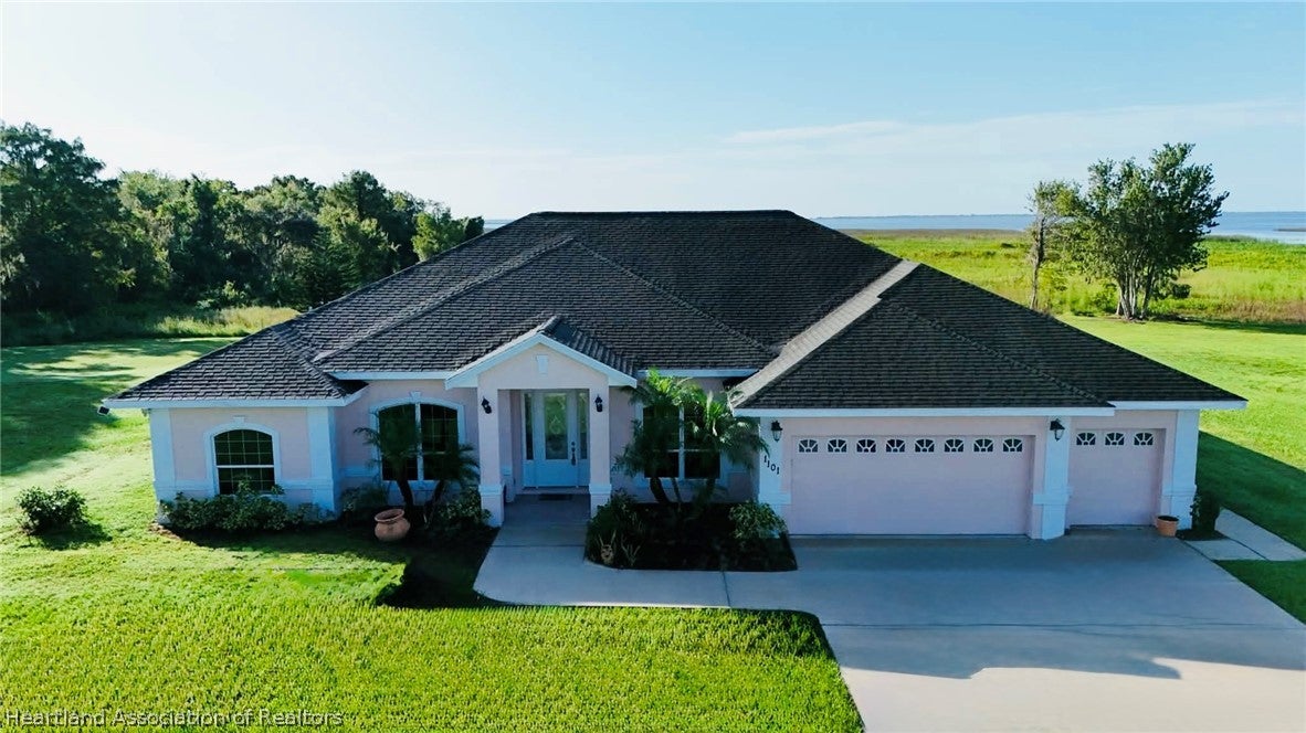1101 Lakeside Way, Sebring, FL 33876